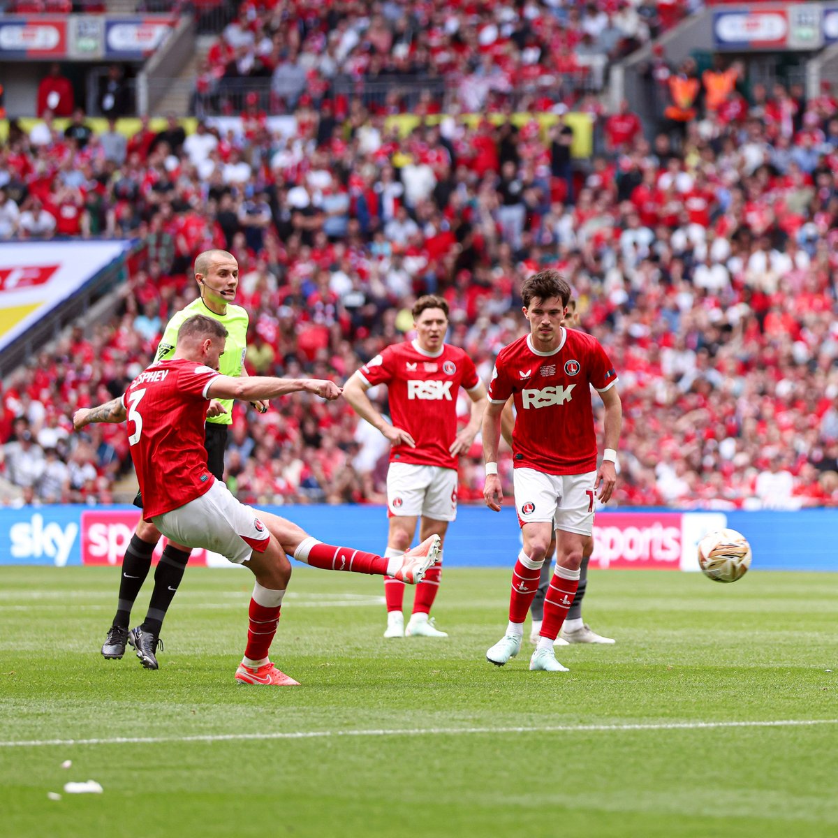 Forever a Wembley hero 🤩 Thank you, Macca 🙌 #cafc