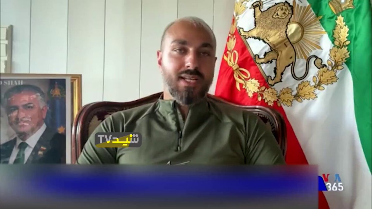 توهین بیشرمانه سوشا مکانی به اعضای تیم ملی ایران؛ پاسخ آچمزکننده کارشناس برنامه و فرار مکانی از برنامه زنده! سوشا مکانی«دروازه‌بان سابق تیم ملی و مدافع اجاره‌ای رضا پهلوی در چند سال اخیر»؛ جمهوری اسلامی یک حکومت تروریست است و هر کسی هم برایش بازی کند تروریست است! آرش سرکوهی، تحلیلگر سیاسی؛ شما خودتان هم در دهه نود، بازیکن فوتبال ایران و تیم ملی بودید. پس با این توهمات و افکار، خودتان هم تروریست هستید؟ سوشا مکانی همانند رضا پهلوی که تحمل صدای مخالف و منتقد را نداشت، در لابلای برنامه و بدون خداحافظی دست به فرار زد | خنده‌های پرتکرار کارشناس برنامه از یاوه‌گویی‌های متناقض سوشا مکانی، از جاذبه‌های این مصاحبه افتضاح است!