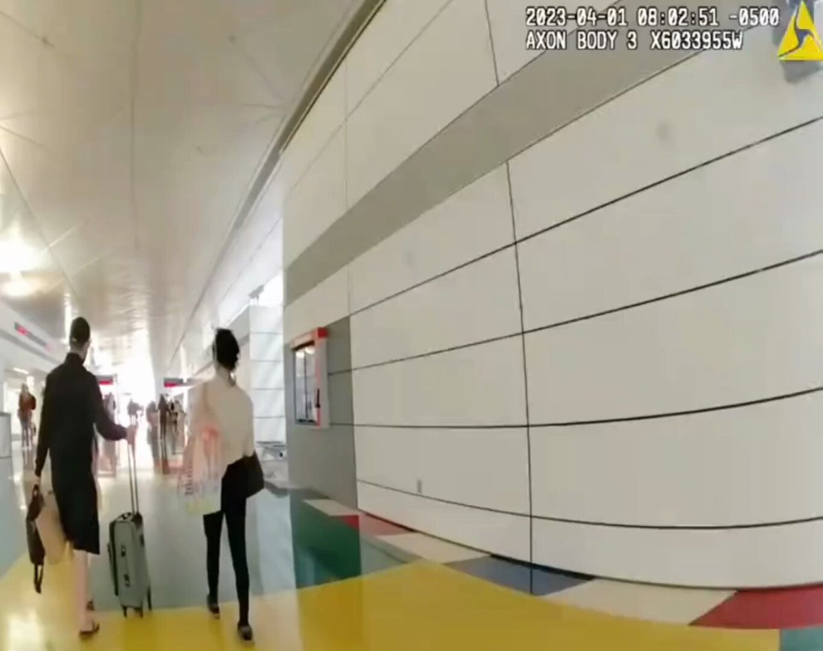 This couple's airport departure came to a halt when police arrived over an allegedly stolen designer wallet, and one partner only discovered the truth about the wallet during the confrontation 😭💀