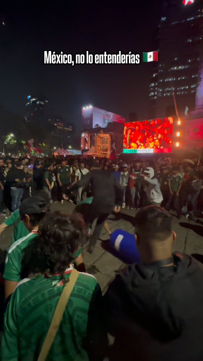😅🇲🇽 Torcedores mexicanos nas ruas comemorando a classificação para as oitavas de final da Copa do Mundo. 🎥 ESPN.com.mx