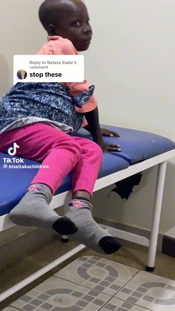 BAMBINA DI 9-10ANNI INCINTA! VEDO IN LEI PAURA.. SMARRIMENTO! A QUELL'ETÀ DOVREBBE GIOCARE CON LE BAMBOLE! QUESTO E L'ISLAM E LE SPOSE BAMBINE A 8-10 ANNI!(PEDOFILIA) PER FAVORE NON VOTATE PD, M5S AVS CHE VOGLIONO QUESTA VERGOGNA ANCHE IN ITALIA,PER I VOTI ISLAMICI! VERGOGNOSO