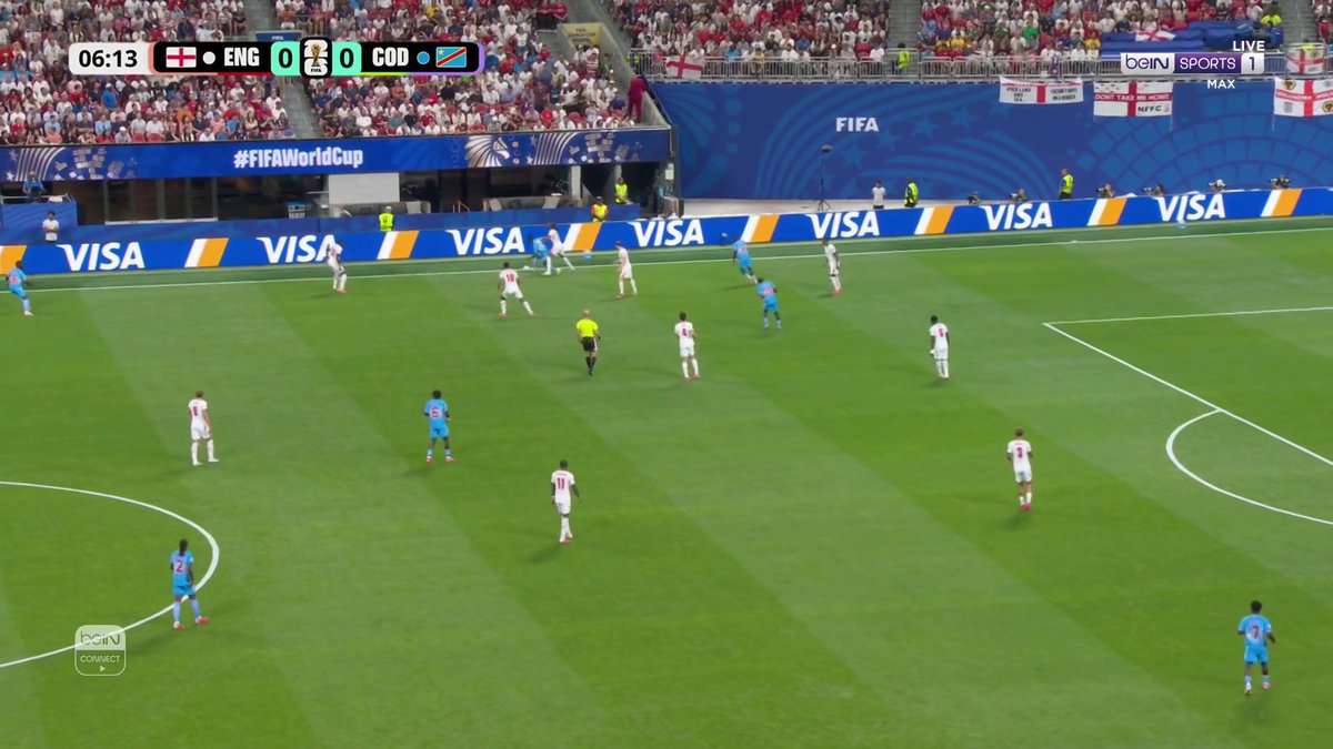 مفاجأة من الكونغو الديمقراطية مع انطلاق المواجهة .. المنتخب الإفريقي يفاجئ إنجلترا ويحرز الهدف الأول من بريان سيبينغا