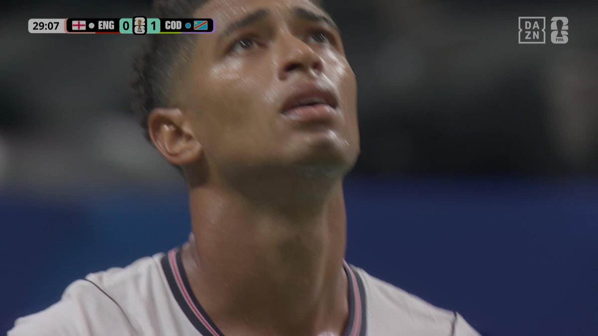 MPASI, MPASI, MPASIIIIII 🔥🔥🔥 El vuelo del portero del Congo para evitar el gol de Bellingham 💥 #DAZNMundial #FIFAWorldCup