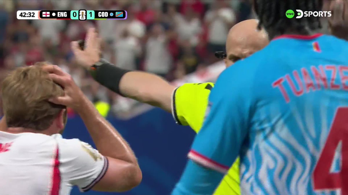 ¿ERA PENAL PARA INGLATERRA? Harry Kane cayó en el área de RD Congo tras un toque de Mpasi, pero Adham Makhadmeh no cobró nada. #MundialEnDSPORTS | #FIFAWorldCup