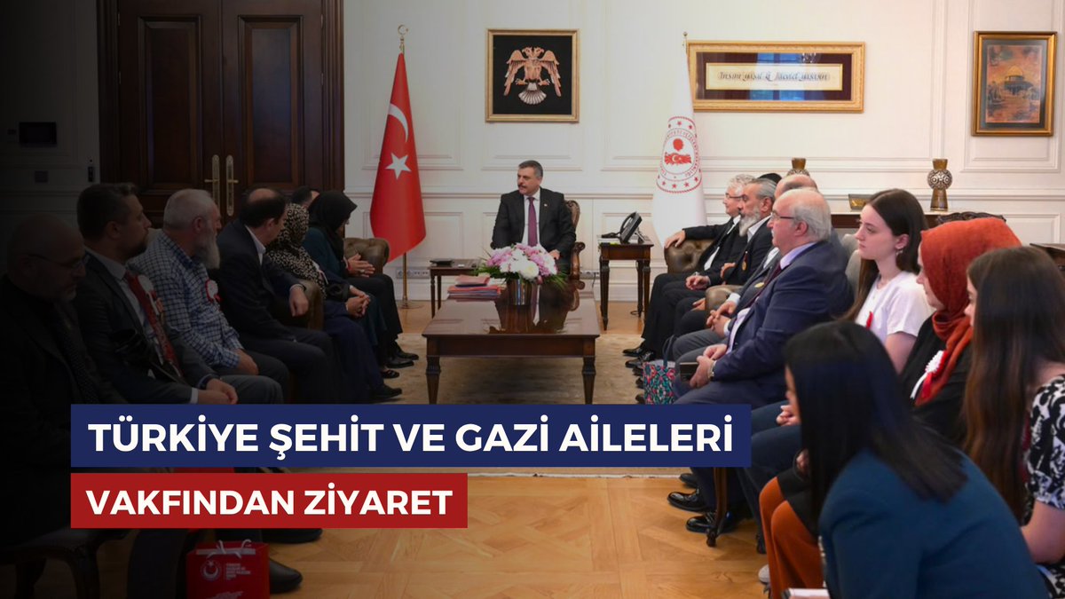 Şehitlerimiz bu vatana can verdi; gazilerimiz ömürlerini… Bizlere düşen, onların emanetine sadakatle sahip çıkmaktır. Türkiye Gazi ve Şehit Aileleri Vakfı Başkanımız Sayın Lokman Aylar ve beraberindeki kıymetli heyeti Bakanlığımızda misafir ettik. Aziz şehitlerimizin kıymetli aileleri ve kahraman gazilerimiz; milletimizin onuru, devletimizin baş tacıdır. Şehitlerimizin emanetlerine sahip çıkmaya, gazilerimizin yanında olmaya aynı vefa ve kararlılıkla devam edeceğiz.