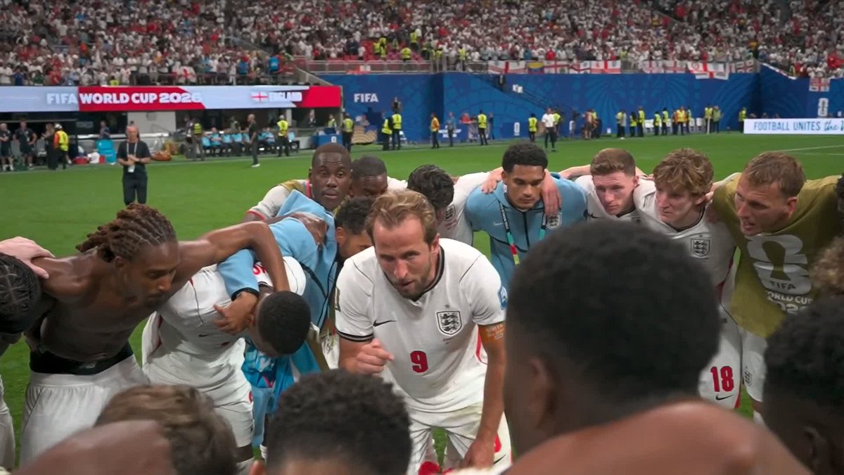"We celebrate this win with the fans" ❤️ Harry Kane getting all the England players together after their comeback against DR Congo