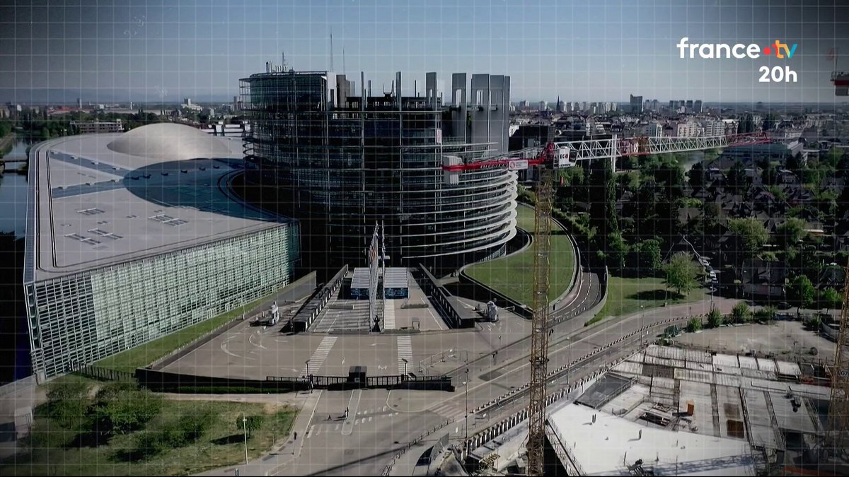 🇪🇺 Fonds européens, le RN visé par une nouvelle enquête. Une série de perquisitions a été menée dans le cadre d’une enquête pour détournement de fonds visant le groupe où siégeait Jordan Bardella au Parlement européen. Il dénonce une persécution judiciaire. #JT20h