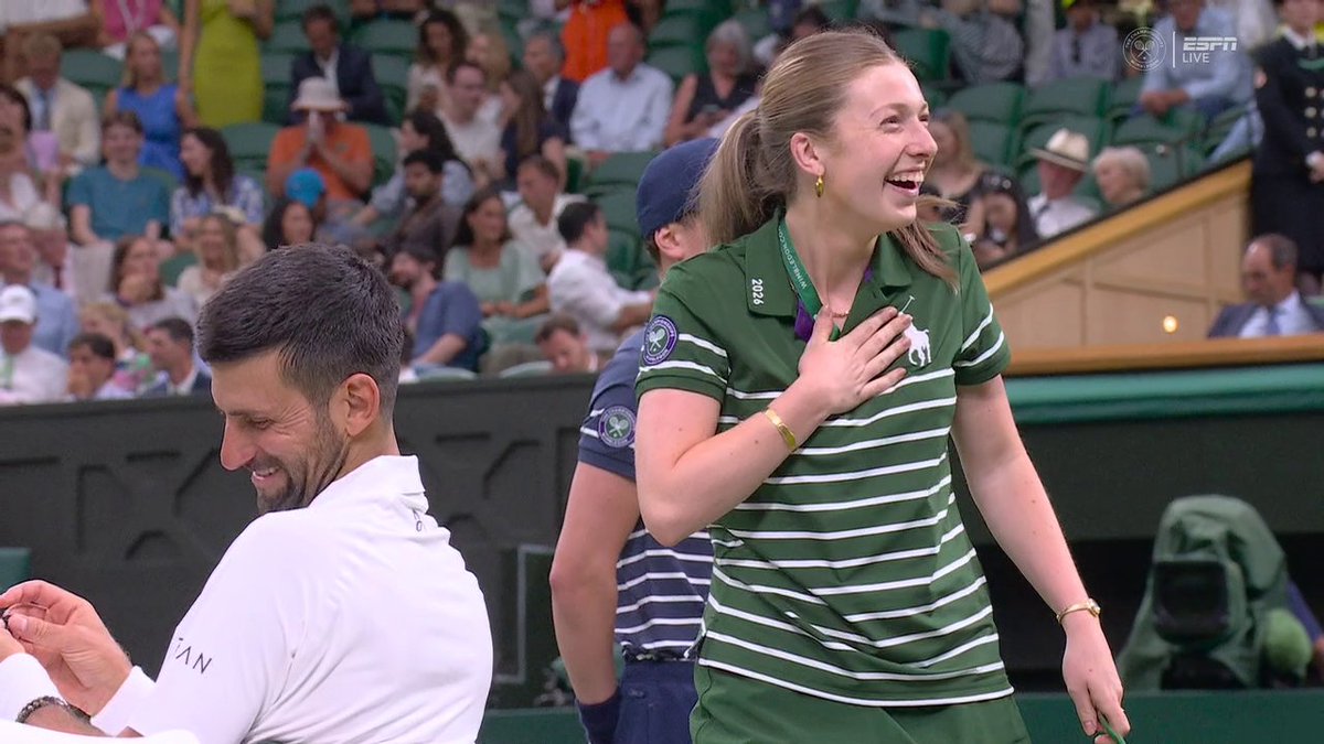 Novak pranked the ball girl 😂