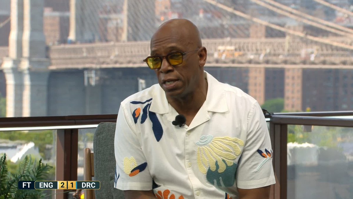 "In terms of strikers, I think he's the best" Gary Neville and Ian Wright discuss where Harry Kane stands amongst the greats of English football... 🏴󠁧󠁢󠁥󠁮󠁧󠁿