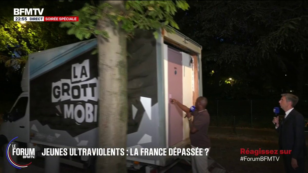 "La Grotte mobile": Adama a créé une cellule de prison mobile pour sensibiliser à la réalité carcérale