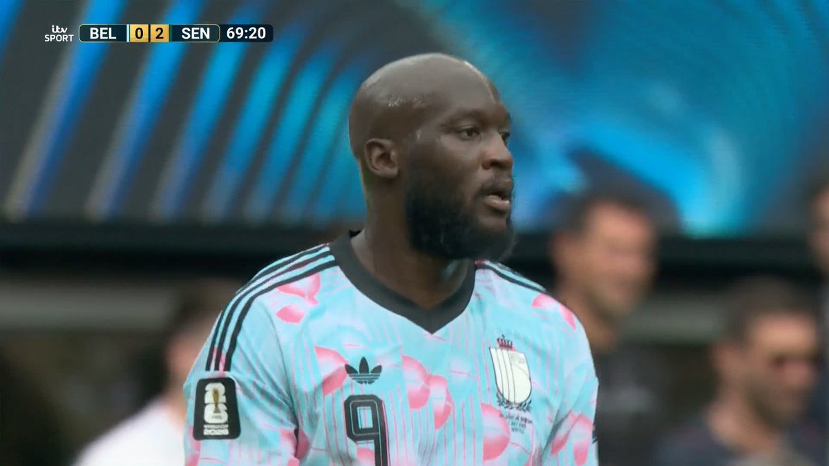 Trossard and Tielemans clash! 😳 Lukaku steps in to calm things down as Belgium's frustrations boil over