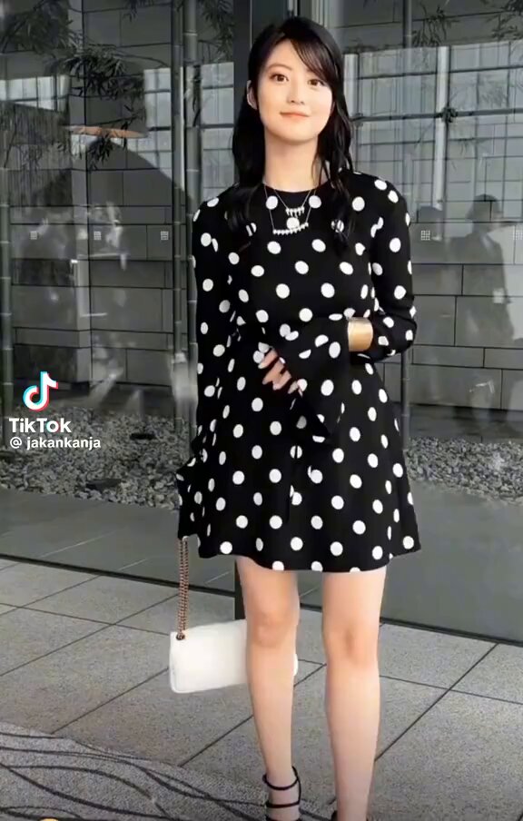 今田美桜、どんなファッションもセクシーサンキュー！