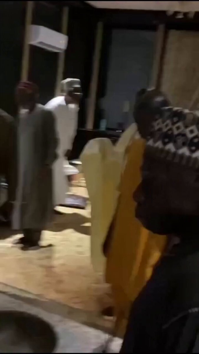 Midnight politics in Kano: Former Governor Dr. Abdullahi Umar Ganduje has met with Dr. Rabiu Musa Kwankwaso, as rumours of a possible alliance continue to shake the political waters in the state. With Gawuna reportedly set to join the ADC, this could spell serious trouble for Abba Kabir Yusuf’s political future in Kano.