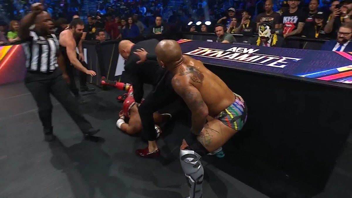 .@IAmLioRush sends The Invisible Hand heading for the hills! Watch #AEWDynamite LIVE on TBS & HBO Max