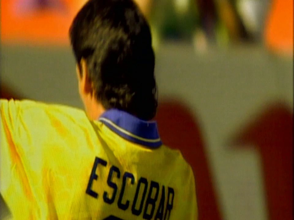 🇨🇴 Imagine playing a World Cup match knowing traffickers bet fortunes on you and a death threat just arrived at your hotel. That was Colombia in 1994. "We started thinking about things you don't normally think about in a game." Weeks later, Andrés Escobar was dead.