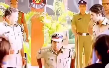 Orey lanjodaka Kotak Mahindra Bank Credit statement naku pampisthe chalu kadha ra ma intiki post lo pampinchatam endhukura munda 🤬🤬 khanija wines ye untadhi chusthe 😭😭😭