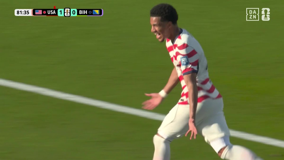 FKから追加点🇺🇸 数的不利になったアメリカ ティルマンが縦回転をかけて沈める⚽️ 🏆️#FIFAワールドカップ ラウンド32 🆚アメリカ×ボスニア・ヘルツェゴビナ 📱#DAZN ライブ配信中 #本気で楽しむならDAZN コカ･コーラ