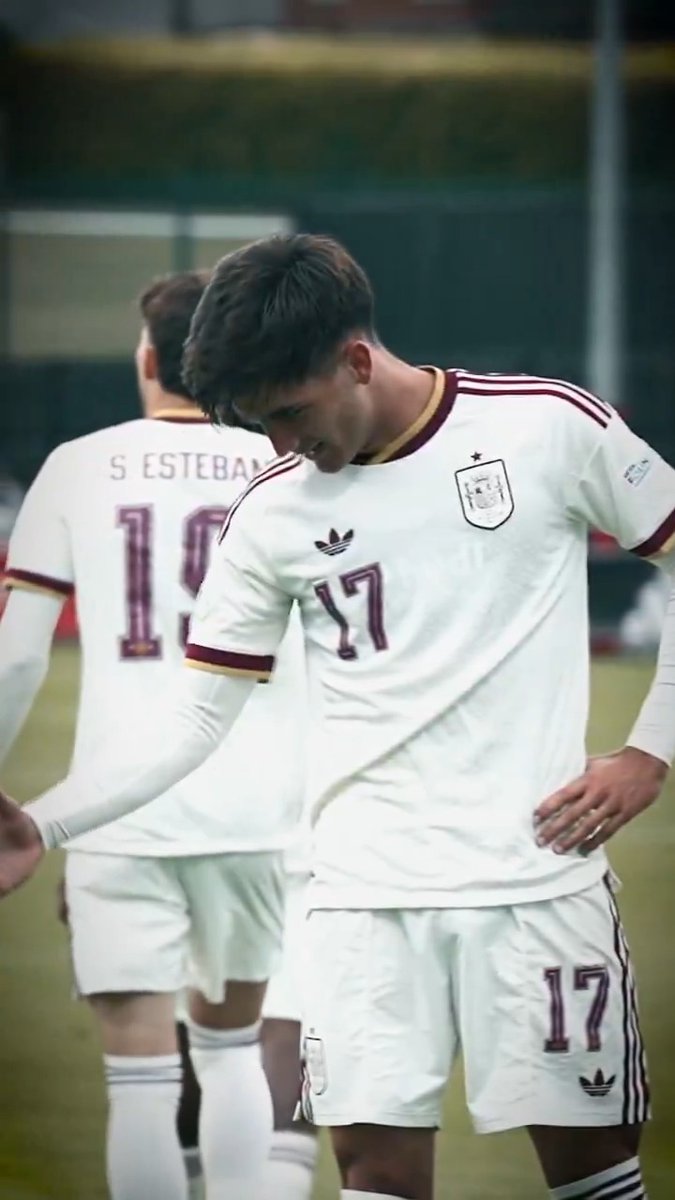 🌞 Tres goles como tres soles. España continúa con paso firme en el #U19EURO. #NuestraBase
