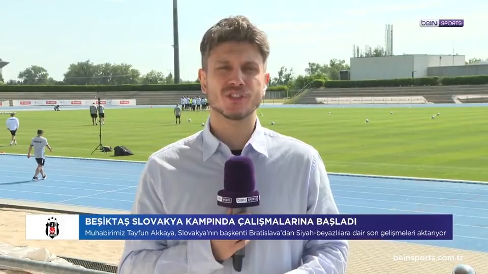 💬 "Leandro Trossard konusunda Arsenal tarafıyla bonservis konusunda anlaşma sağlandı. Oyuncu ve menajerinin istekleriyle ilgili pürüzlerin olduğunu aktaralım." 💬 "Vincenzo Italiano, Vaclav Cerny ve Semih Kılıçsoy ile özel olarak ilgileniyor." 💬 "Dusan Vlahovic transferinde olumsuz sonuçlanan bir süreç olduğunda Romelu Lukaku gündeme gelebilecek isimler arasında." 🗣️ Muhabirimiz Tayfun Akkaya, Beşiktaş'ın Slovakya kampından son gelişmeleri aktardı. | #beINSPORTS