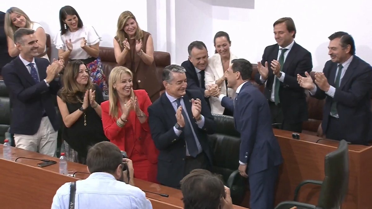 Hoy ganan los andaluces. #Andalucía avanza con un Acuerdo de Legislatura sensato, justo y legal que dará estabilidad a nuestra tierra los próximos cuatro años. Es un gran honor asumir la responsabilidad de seguir gobernando para todos.
