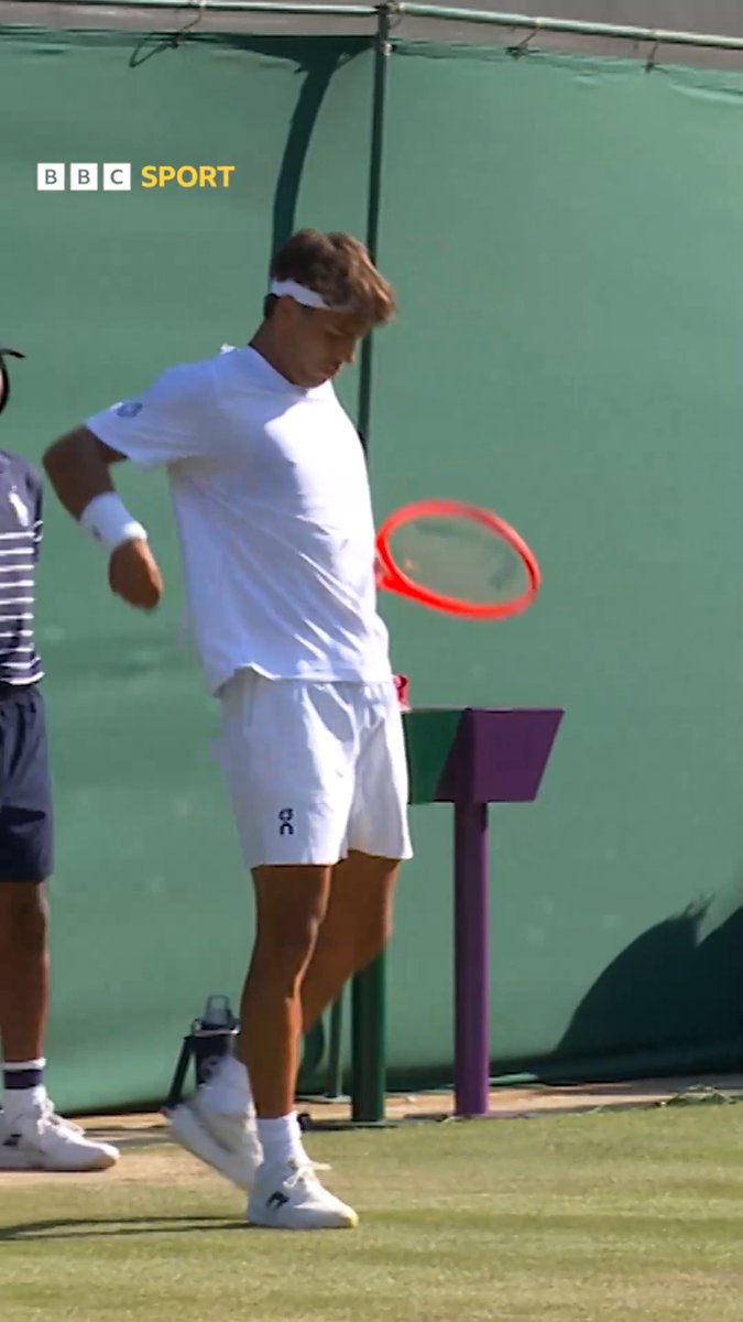 It wasn't just his opponent that Flavio Cobolli was having to deal with at Wimbledon 🪲😬