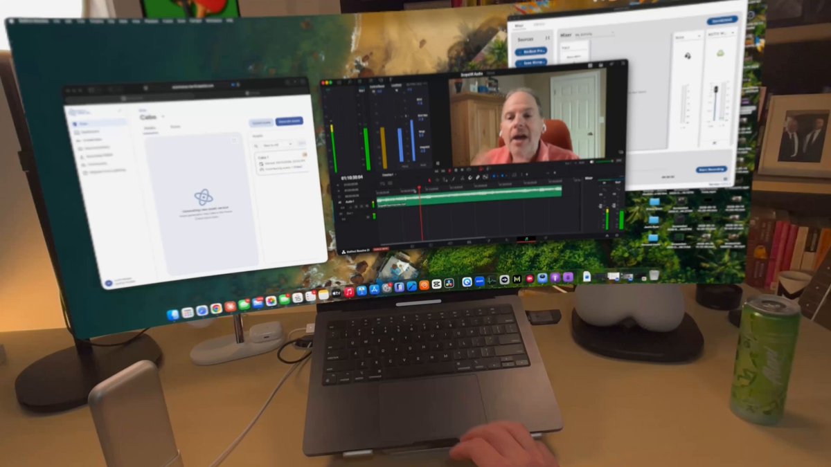 I love this new battery dock for Apple Vision Pro. It's a game changer if you use Mac Virtual Display. It gives the battery a dedicated home, makes it really easy to connect to power, and lets me jump between work and other visionOS experiences. Link below.