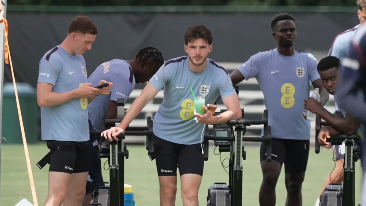 "We saw Rice out there at training" Rob Dorsett with the latest on the fitness of England's Declan Rice 🏴󠁧󠁢󠁥󠁮󠁧󠁿