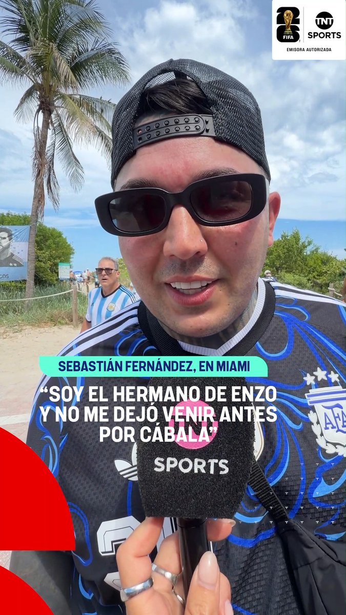 JAJA, ENZO ES UN TIPAZO 😳🇦🇷 Recién llegado a Miami, Sebastián Fernández, hermano del volante de la SELECCIÓN ARGENTINA, le contó a SARITA por qué NO lo dejaron llegar antes al Mundial. 😅🗣️ "Había que bancar a mi hermano. La cábala no se podía romper", dijo en pleno banderazo. Este viernes, Argentina vs. Cabo Verde...🔥 #TNTSportsMundial