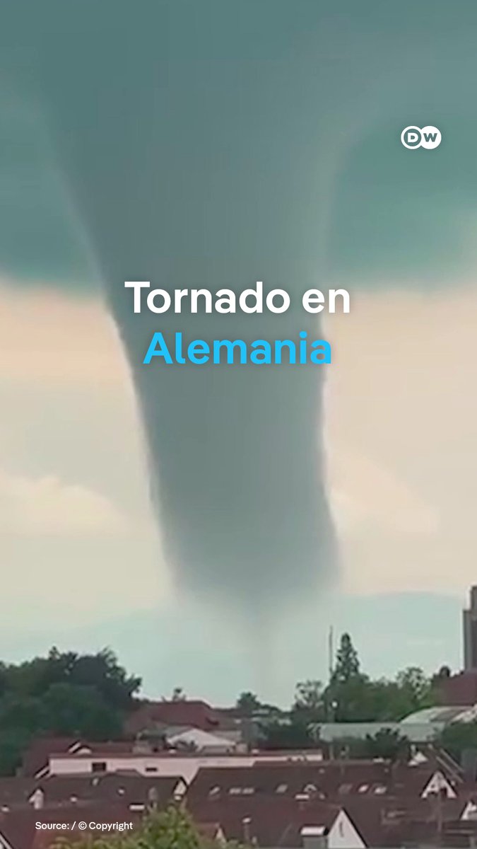 Un tornado con vientos de 150 kilómetros irrumpe sobre lago alemán Una tromba marina se formó frente a la ciudad de Friedrichshafen y fue visible durante 15 minutos desde la orilla. Según los meteorólogos alemanes, el fenómeno podría volverse a repetir y representar un mayor riesgo.