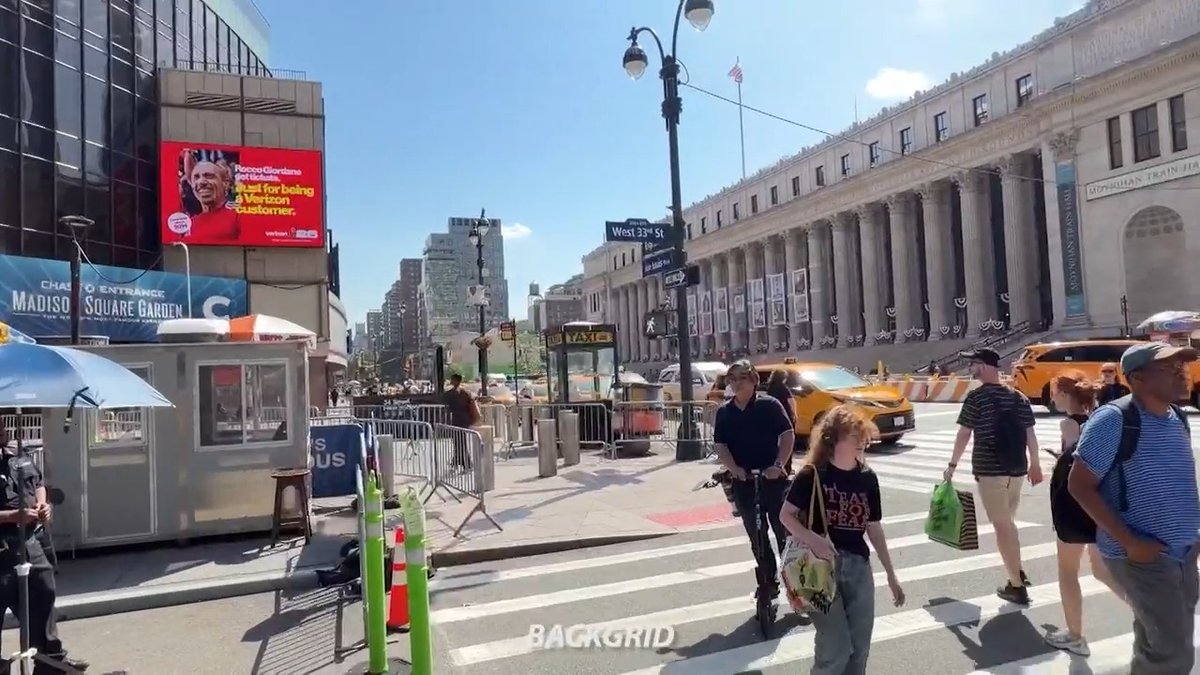 Taylor Swift arrives at Madison Square Garden ahead of Travis Kelce wedding. 🎥: Backgrid