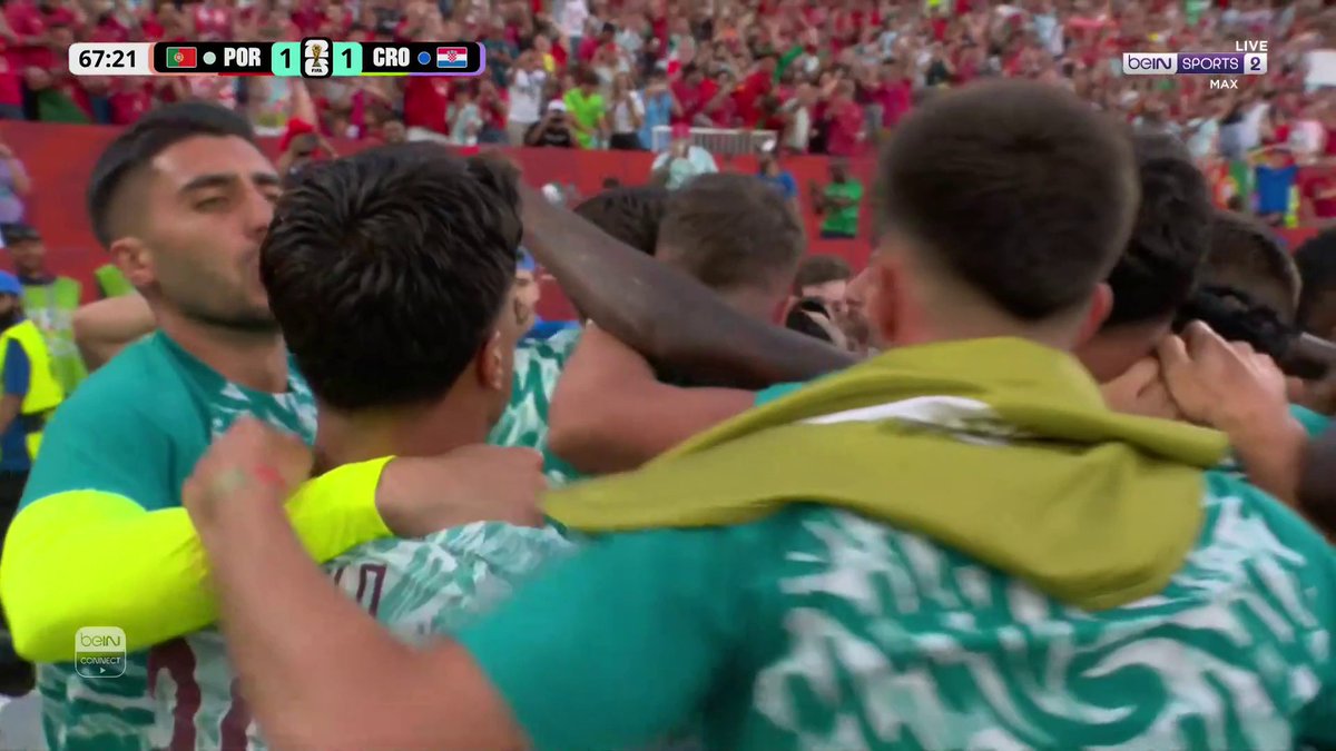 ⚽️🥅 رونالدو يدرك التعادل للبرتغال من علامة الجزاء ! الحكم الدولي النرويجي إسبن إسكوس منح ركلة جزاء للبرتغال بعد الاستعانة بتقنية الفيديو #كأس_العالم2026 | #مونديال2026 | #كأس_العالم #beINWC26 | #FIFAWorldCup2026 | #FIFAWorldCup