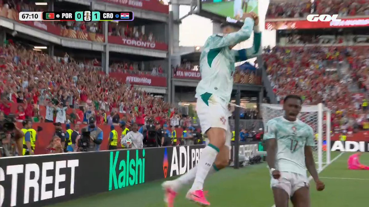 Cristiano Ronaldo dos Santos Aveiro marca su primer gol en una fase final de la Copa del Mundo 🏆