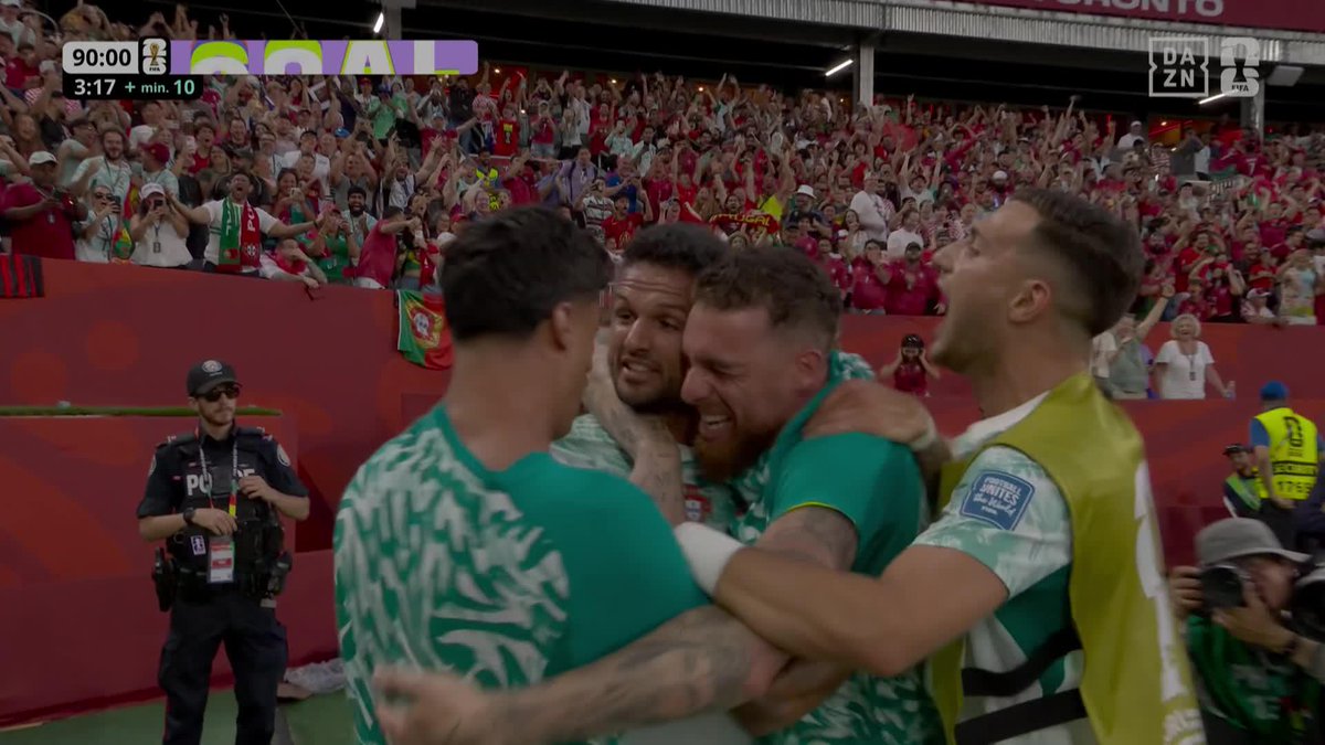 ยกLA LOCURA! ๐ต๐น GONรALO RAMOS MARCA EN EL 94' PARA CLASIFICAR A PORTUGAL PARA OCTAVOS DE FINAL ๐ฅ Cristiano Ronaldo sigue en el Mundial... Y se verรก las caras con Espaรฑa ๐ช๐ธ๐คฏ #DAZNMundial #FIFAWorldCup