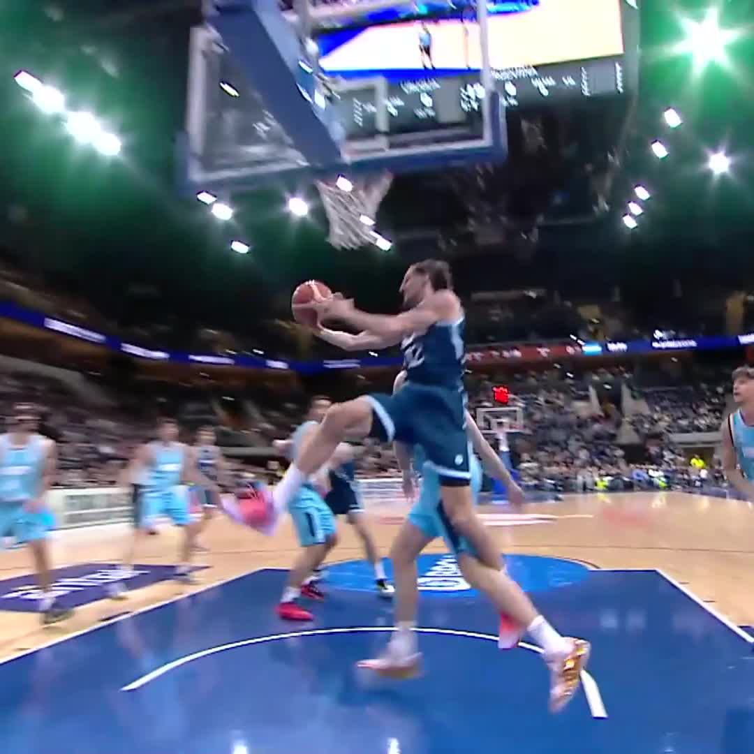 🇦🇷 Bolmaro with the STRONG start 😤 WATCH LIVE: #FIBAWC x #StepItUp