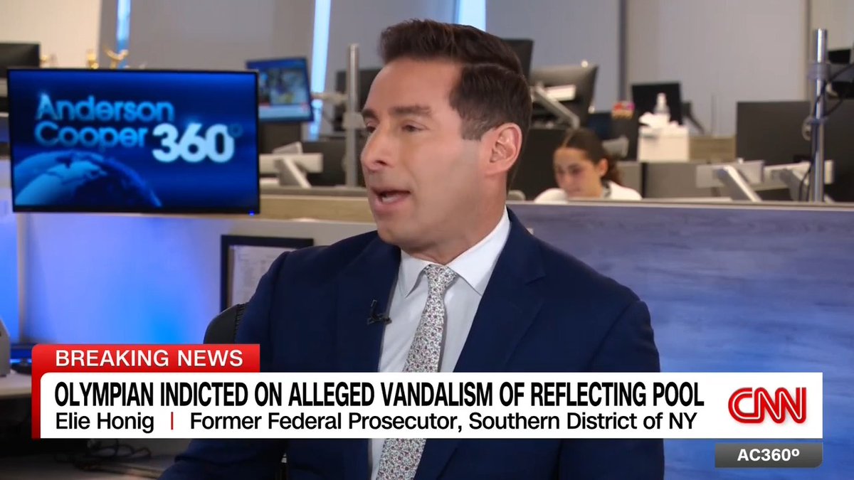 Former Olympic canoeist David Hearn was indicted for allegedly damaging the Reflecting Pool in June. Former federal prosecutor Elie Honig says Hearn's admission of reaching into the pool is a "good piece of evidence for the prosecution."