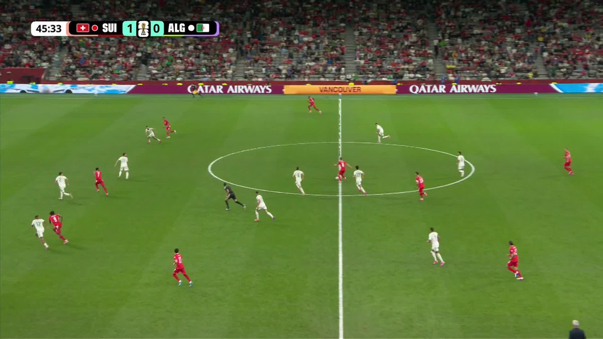 Two costly errors from Algeria and it's in the back of their net! 😬 #FIFAWorldCup