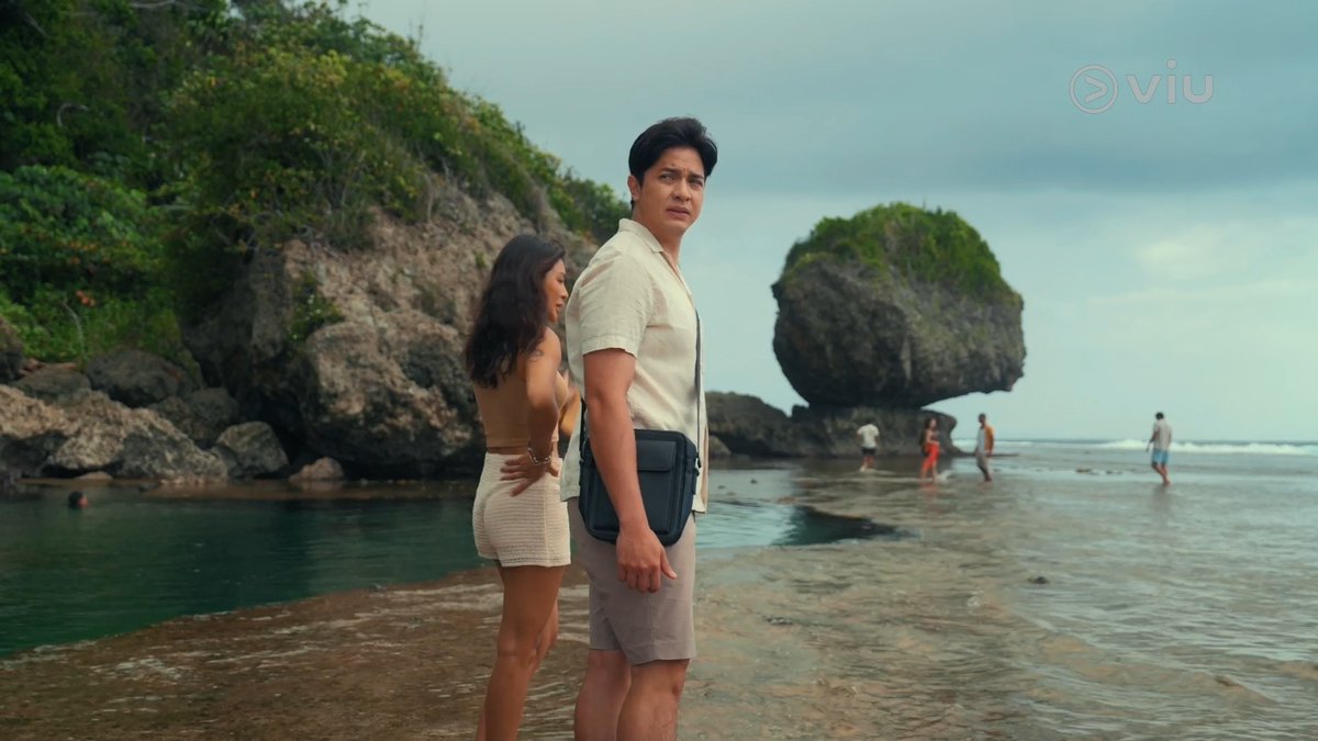 Something is about to shift in Siargao. 🌴👀 Love, Siargao Episode 3 drops tonight at 6PM only on Viu! 🎬 #LSHideAndSeek #LoveSiargao #ViuOriginal