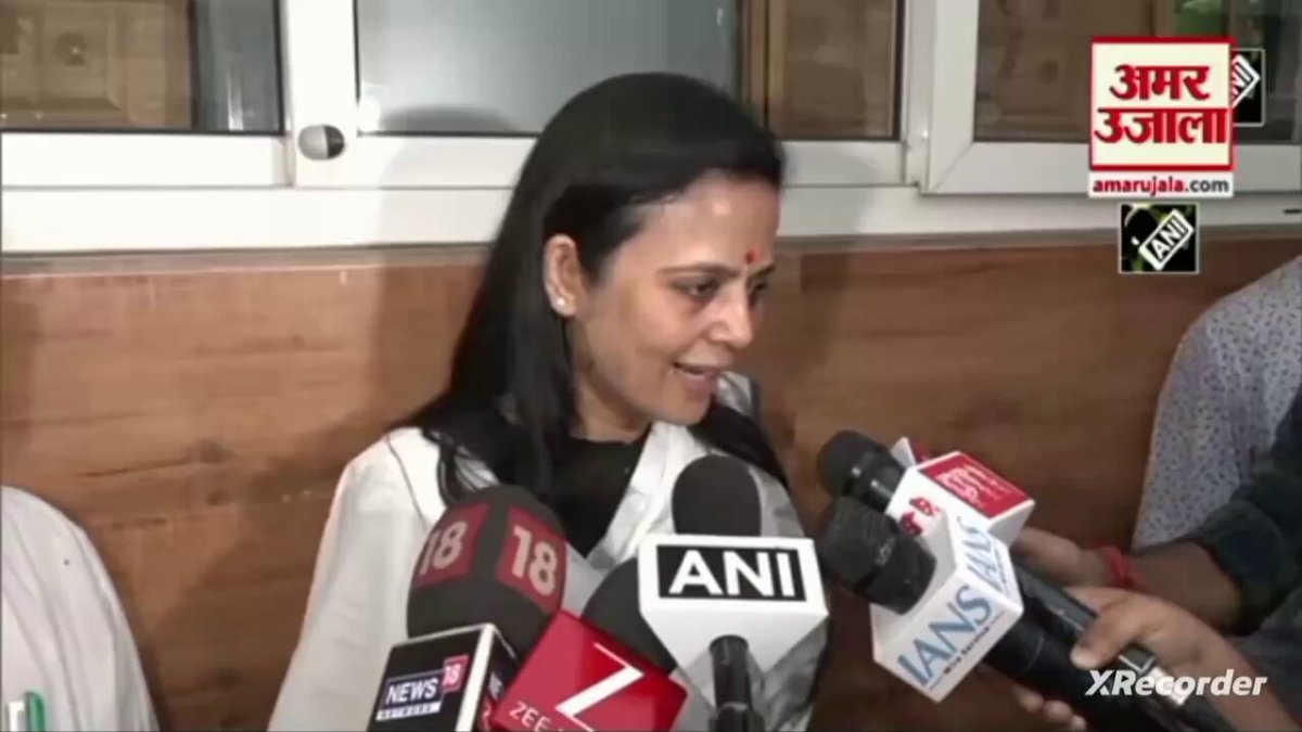 SP को तो हम बात ही नहीं करते DGP को फोन करने के बाद DGP ने बोला! आई एम डायरेक्टिंग पुलिस पुलिस वहां पर खड़ी थी! मुझे एक चीज की खुशी है सब कुछ ऑन कैमरा पकड़ा गया कोई बोले कि वह बीजेपी का नहीं था! तो हर कोई को उनका नाम और शक्ल सबको पता है! _Mahua Moitra