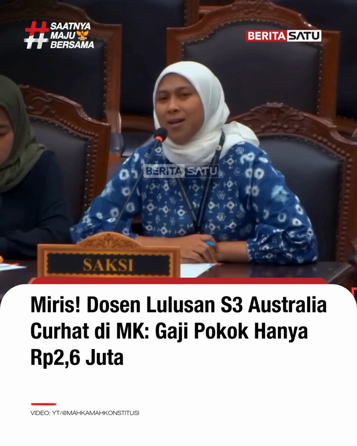 Gaji dosen non-ASN kembali menjadi sorotan tajam setelah kesaksian emosional di Mahkamah Konstitusi. Cenuk Widiyastrisna Sayekti, seorang dosen tetap non-ASN di Universitas Airlangga, membeberkan realita pahit bahwa gaji pokoknya hanya sebesar Rp2,6 juta per bulan, meskipun ia telah mengabdi sejak 2010 dan mengantongi gelar Doktor (S3) dari Macquarie University, Australia. Dalam sidang uji materi UU Guru dan Dosen tersebut, Cenuk mengungkapkan bagaimana rumitnya nasib dosen non-ASN. Jangankan mendapat penghidupan layak, tunjangan sertifikasi dosen (Serdos) miliknya bahkan terancam hangus karena kendala birokrasi kampus. Simak berita selengkapnya di BeritaSatu TV, YouTube BeritaSatu, dan unduh aplikasi BeritaSatu di iOS dan Apps Store!⁣⁣⁣⁣⁣⁣ #BeritaSatu #SaatnyaMajuBersama #KesejahteraanDosen #SidangMK #GajiDosen #PendidikanIndonesia #DosenNonASN