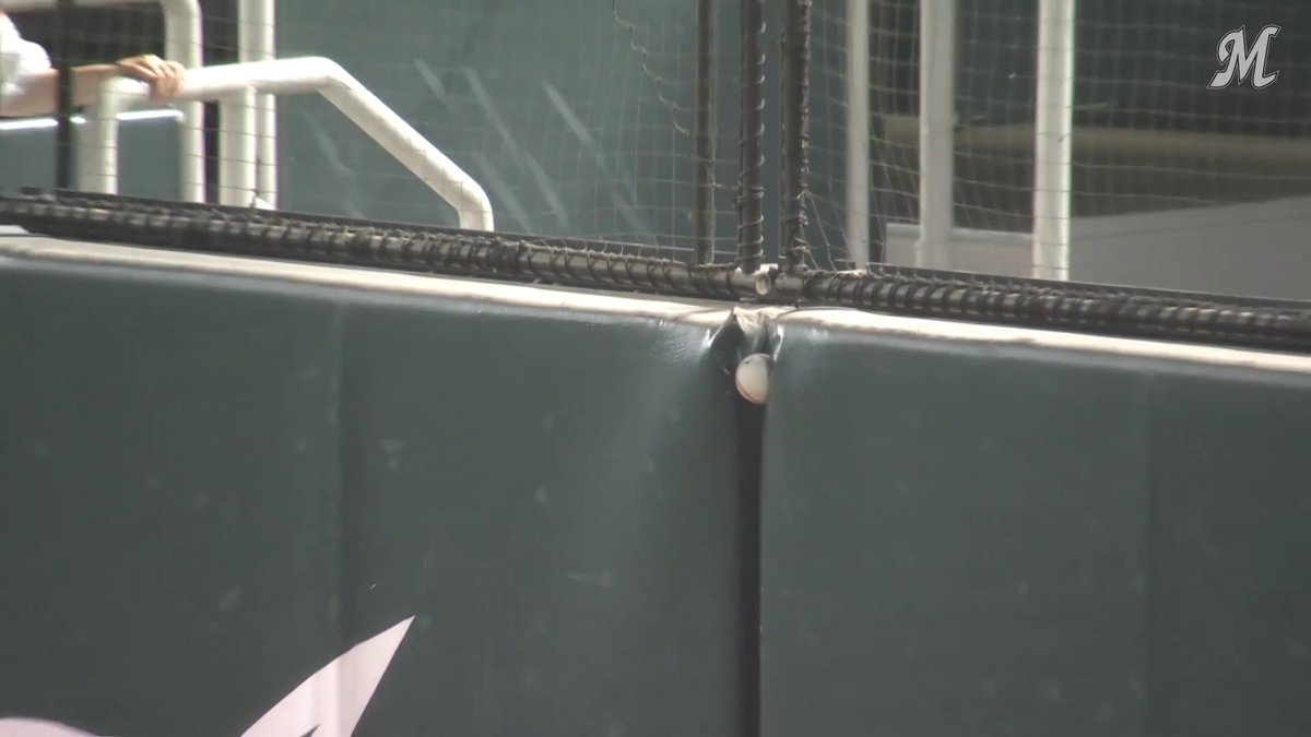 #安田尚憲 選手の放った打球はフェンス直......!? #chibalotte #MarinesBaseball