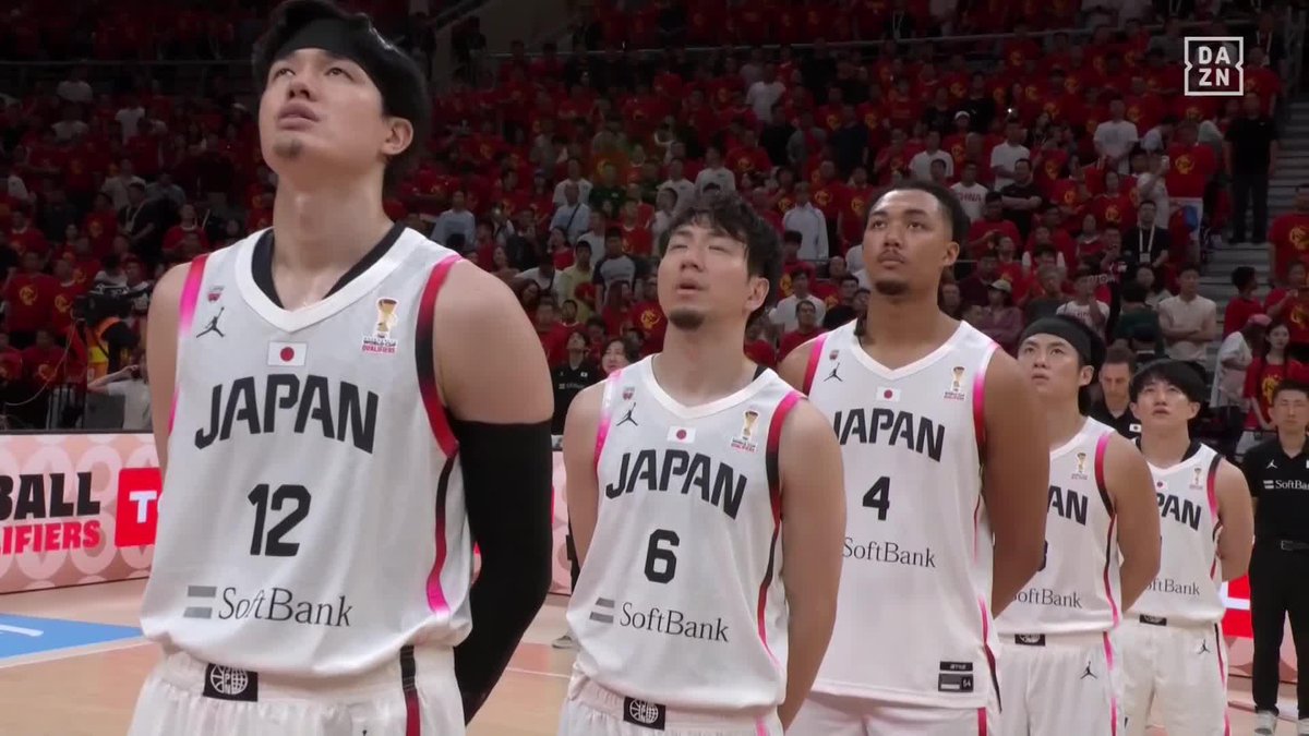 国歌斉唱🇯🇵 完全敵地での中国戦💥 間もなくティップオフ 🏆FIBAワールドカップ2027 アジア地区予選🏀 🆚中国×日本 📺#DAZN でライブ配信中 バスケットボール日本代表 #AkatsukiJapan #FIBAWC #StepItUpJapan