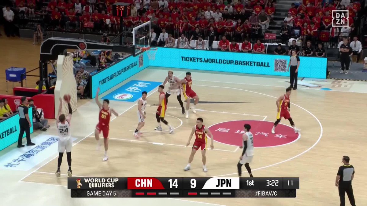 チーム2本目の3P🇯🇵 佐々木隆成が切り込み ジョシュ・ホーキンソンが沈める💫 🏆FIBAワールドカップ2027 アジア地区予選🏀 🆚中国×日本 📺#DAZN でライブ配信中 バスケットボール日本代表 #AkatsukiJapan #FIBAWC #StepItUpJapan