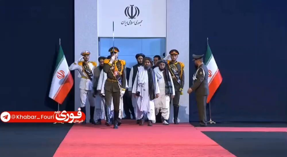 هیأت‌های سیاسی که برای بگا رفتن کس‌خل اعظم اومدن رو نگاه کنین! یکی از اون یکی کیری‌تر