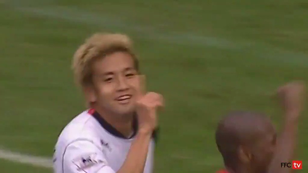 🏴💎 Junichi Inamoto with a delightful finish in a 3-1 victory at Old Trafford. One of four Premier League goals he'd score for Fulham.