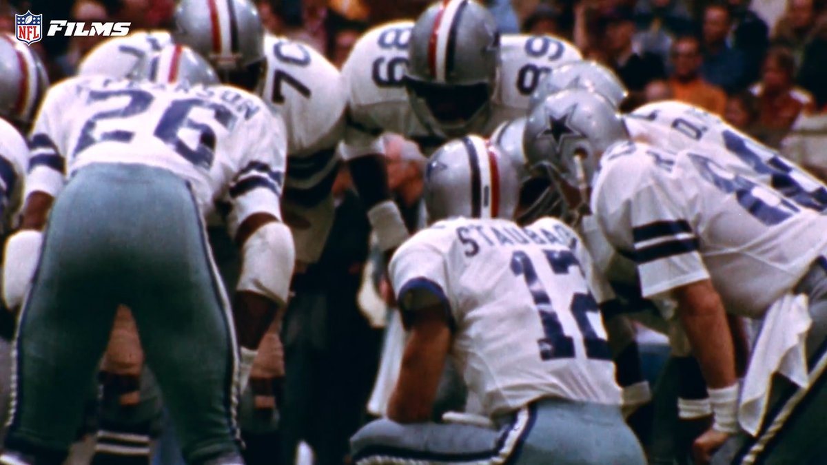 When the @DallasCowboys wore their red helmet stripe all year for the 1976 Bicentennial 🔥 NFL Fashion Advice