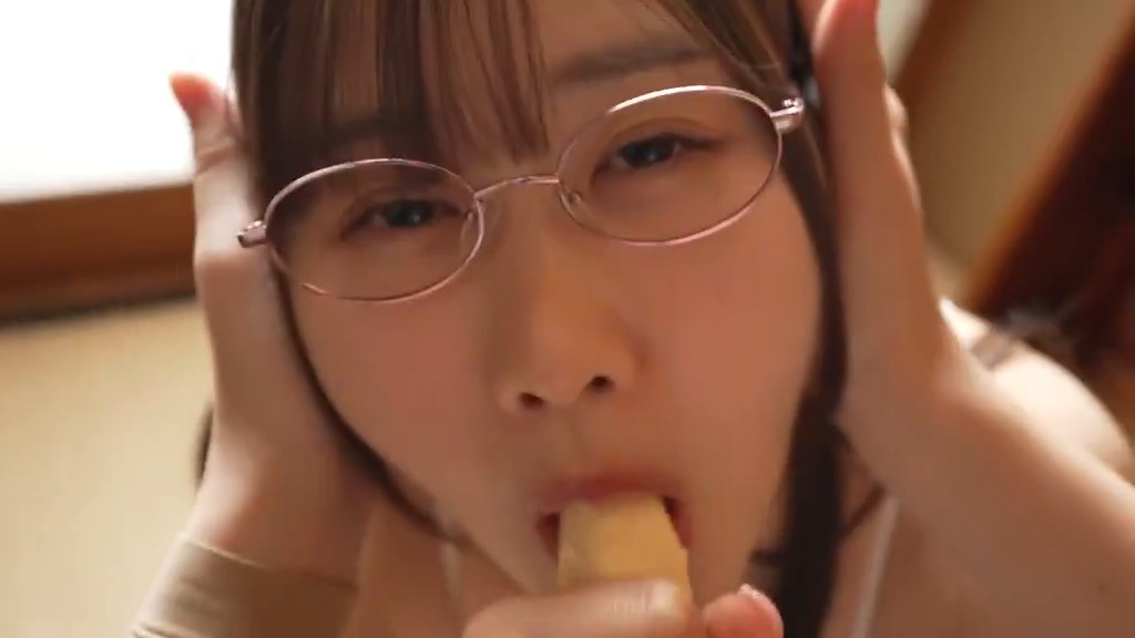 大人しそうな顔して凄い攻めてます