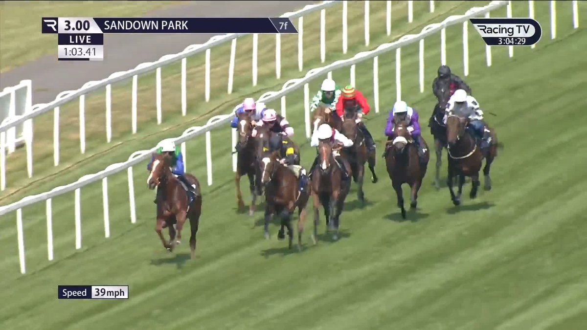 👀 Collateral Damage (Too Darn Hot) comes from way back as the Catterick maiden winner defies the penalty to remain unbeaten at Sandown Park Karl Burke | Ace Stud