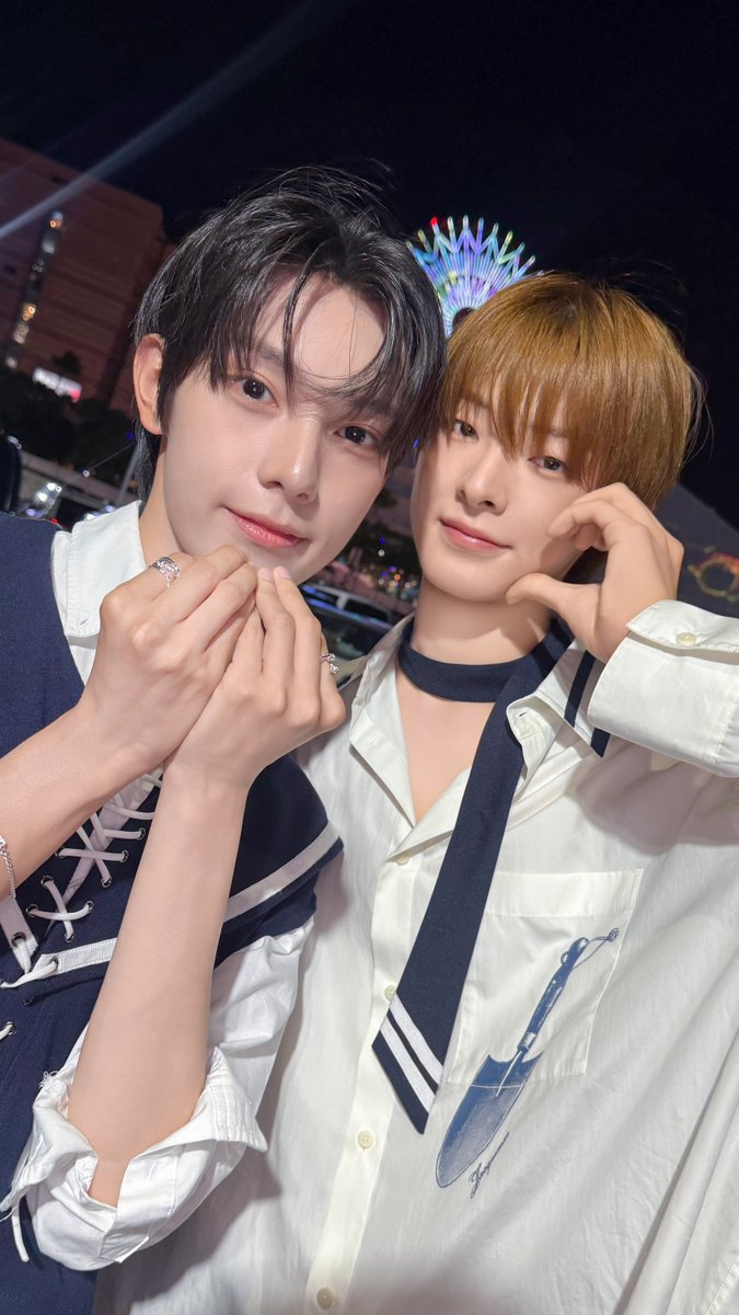 🍬•‧₊˚🍭✧ ✨ ✨ ✨ #FLAREU #플레어유