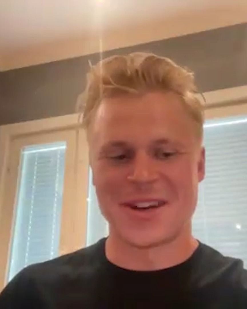 "Make sure you leave the key if I get traded" 🗣️ Olli Määttä on Blake Coleman storing his car for him while he is home #mnwild