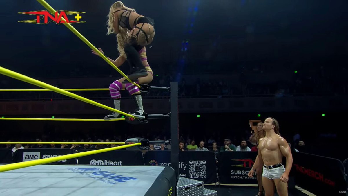 I've never seen a seated Spanish Fly. That was awesome! #TNAXplosion Heather by Elegance 💋